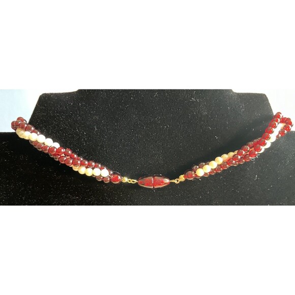 Vintage Avon Opulent Torsade Simulated Garnet and Pearl Twist Necklace 18" - Picture 4 of 6